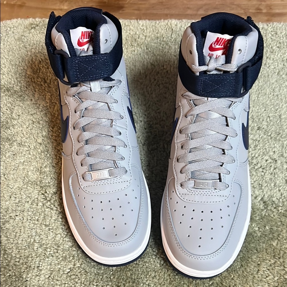 Women’s sz 8 Air Force 1 HI QS wolf gray/ college navy
